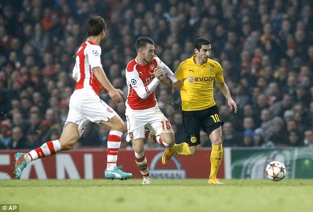  Arsenal mất khá nhiều thể lực trước Dortmund