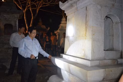Đồng chí Phạm Minh Chính, Bí thư Tỉnh ủy cùng đoàn công tác kiểm tra thực tế tại khu vực vườn tháp Huệ Quang