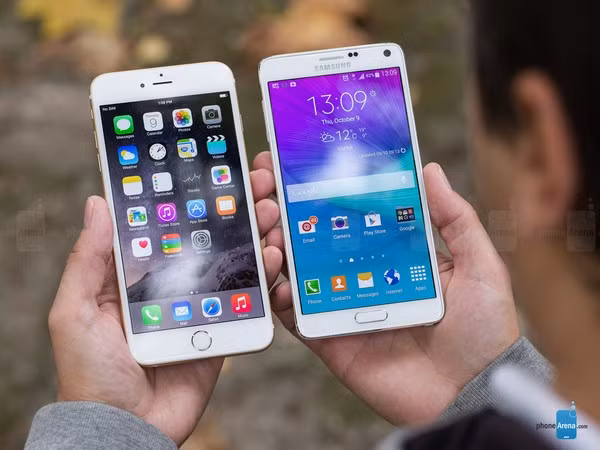 iPhone 6 Plus và Samsung Galaxy Note 4 là hai thiết bị smartphone so găng trong bài kiểm tra này. Bốn thiết bị còn lại đều thuộc phân khúc máy tính bảng.