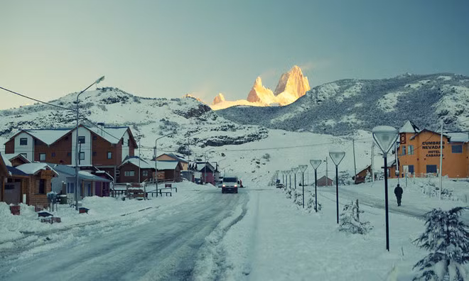 Thị trấn El Chaltén ở Argentina được ví như nơi ở của Bà Chúa Tuyết, bởi nơi đây vào mùa đông rất lạnh giá, hầu như lúc nào cũng vắng người.