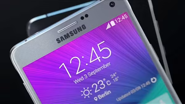 Samsung Galaxy Note 4 có kết quả khảo sát hiển thị màu chính xác hơn.