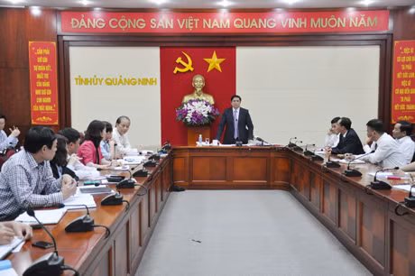 Đồng chí chí Phạm Minh Chính, Ủy viên T.Ư Đảng, Bí thư Tỉnh ủy kết luận buổi làm việc