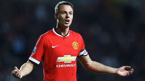 Evans bênh vực ông thầy Van Gaal