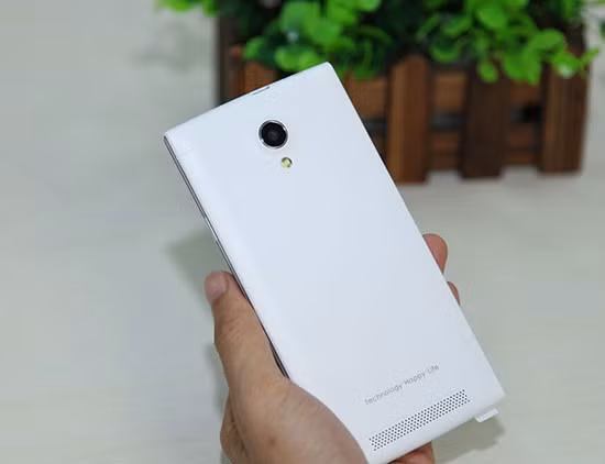 Evo X 8 chạy mặc định Android 4.4 KatKat.