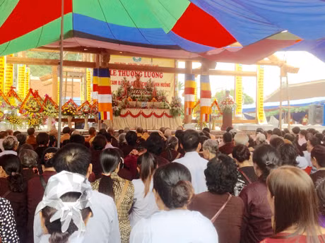 Toàn cảnh buổi lễ.