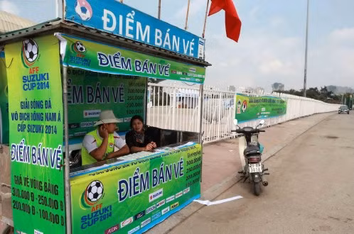 Vé xem ĐT Việt Nam tại bán kết AFF Cup đồng loạt tăng giá (Ảnh Tuổi trẻ).