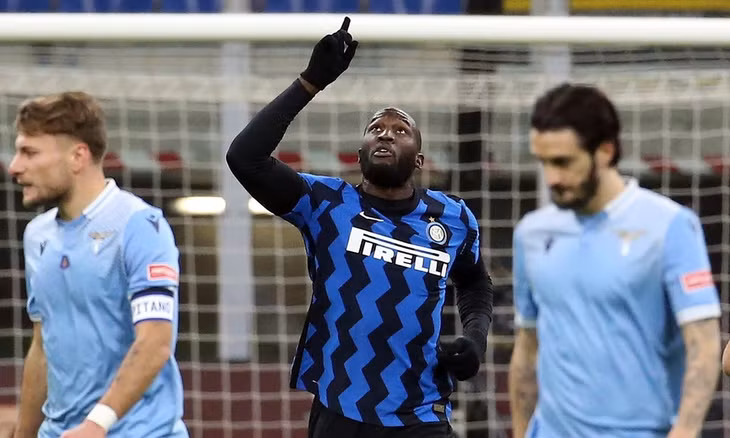 Lakaku ghi 16 bàn, là động cơ quan trọng đưa Inter lên đỉnh Serie A sau một thời gian dài kiên trì bám đuổi Milan. Ảnh: ANSA