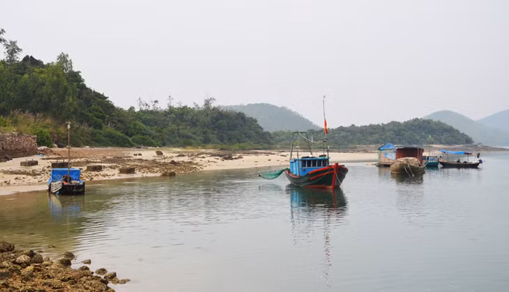 Dấu tích bến Con Quy thuộc xã đảo Quan Lạn (huyện Vân Đồn).