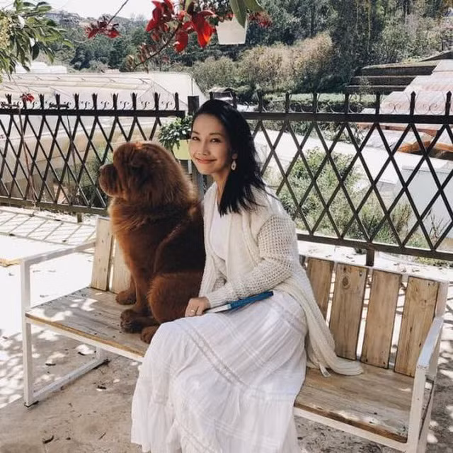 Sau hơn 5 năm sang Mỹ định cư, Kim Hiền đang có một cuộc sống bình yên, ngập tràn hạnh phúc với doanh nhân Andy và cùng con trai riêng.