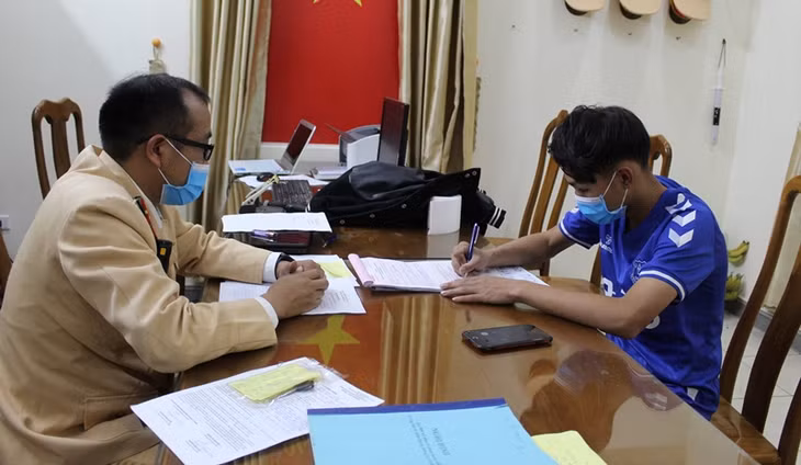 Nam sinh tại trụ sở Công an TP Móng Cái 