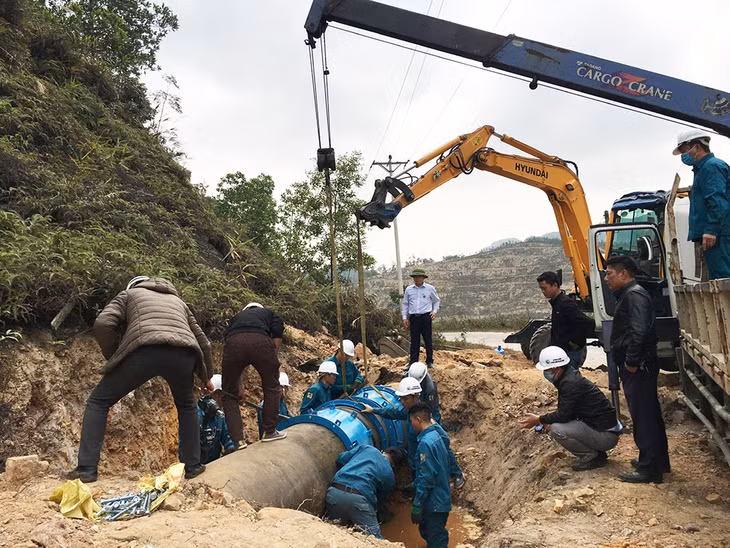 thi công thau rửa tuyến ống thép D800 cấp nước sạch từ NMN Diễn Vọng ngày 21/01/2021