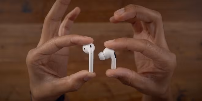 AirPods 2 (bên trái) và AirPods Pro (bên phải). (Ảnh: 9to5Mac)