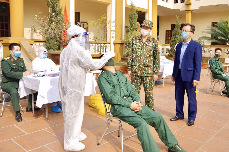 100% công dân đủ điều kiện nhập ngũ năm nay được xét nghiệm Covid-19.