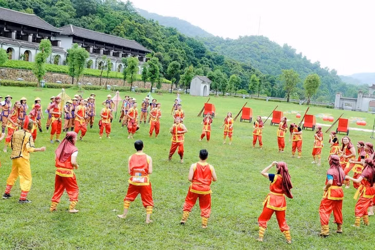 Các hoạt động MICE, trò chơi tập thể (team building) thắt chặt sự đoàn kết và truyền tải văn hóa doanh nghiệp. Nguồn: VPlus