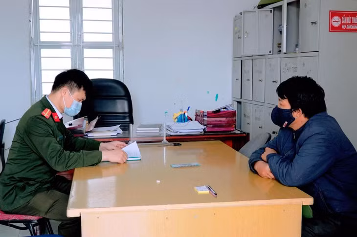 Lực lượng Công an xử lý vi phạm hành chính trường hợp trốn kiểm soát dịch bệnh Covid-19 tại xã An Sinh với mức phạt cao nhất 25 triệu đồng
