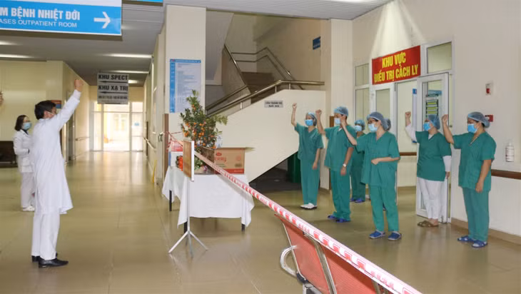 Các y, bác sĩ khu điều trị bệnh nhân mắc Covid-19