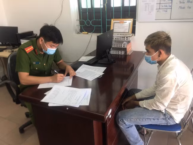 Một trong hai đối tượng trốn chốt kiểm soát dịch bệnh (Ảnh Công an cung cấp)