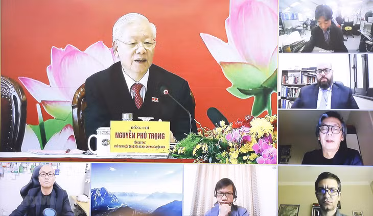 Tổng Bí thư, Chủ tịch nước Nguyễn Phú Trọng trả lời các câu hỏi của phóng viên cơ quan thông tấn, báo chí trong nước và quốc tế, được tiến hành trực tiếp và trực tuyến. (Ảnh: TTXVN)