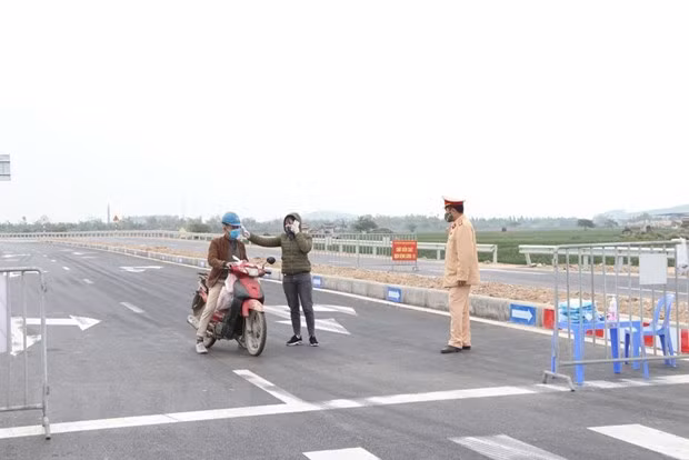 Chốt kiểm soát dịch tại Kinh Môn, tỉnh Hải Dương. (Ảnh: Mạnh Minh/TTXVN)