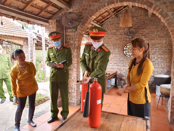 Công tác kiểm tra an toàn PCCC tại các cơ sở trọng điểm được thực hiện thường xuyên, đặc biệt là vào dịp trước Tết.