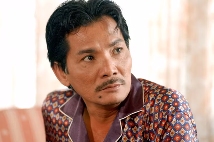 Diễn viên Thương Tín.