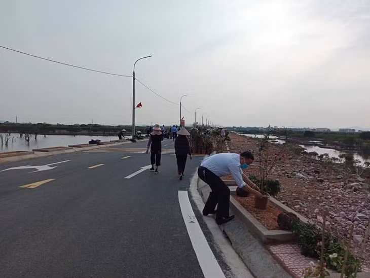 Huyện Tiên Yên chỉnh trang đô thị trước Tết Nguyên đán.