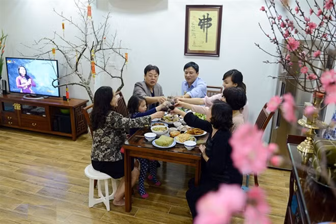  Tất niên chính là thời khắc gia đình sum họp đầy đủ. (Ảnh: Zing.vn)