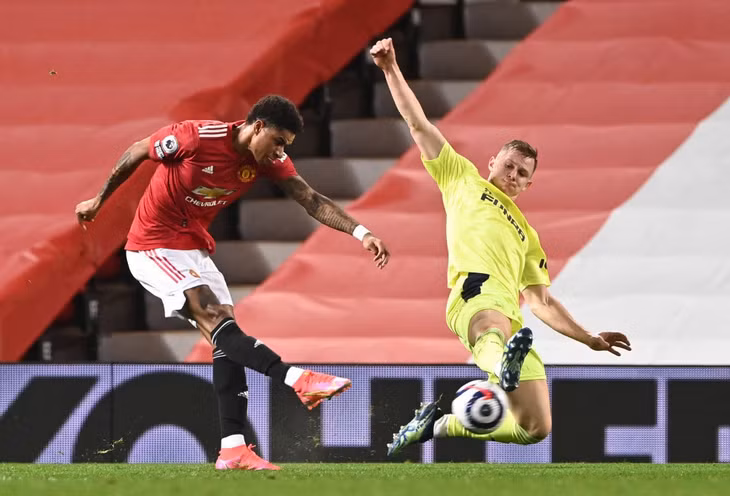 Rashford mở tỷ số cho Man Utd ở phút 30. Ảnh: Reuters
