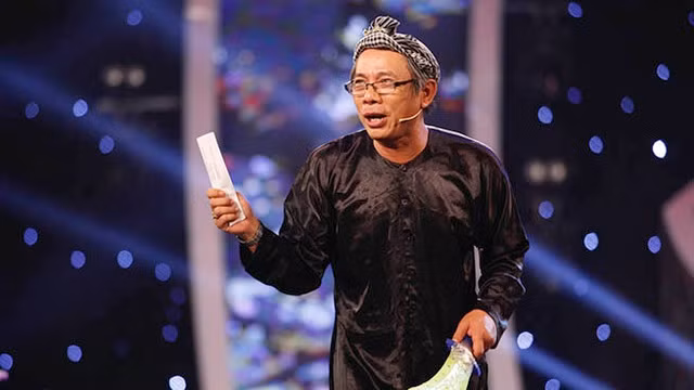 Ngoài sự cố đó ra, nghệ sĩ Trung Dân khẳng định, trong nghề, bản thân gần như không gặp rắc rối với cách cư xử của người trẻ vì hầu như những nghệ sĩ trẻ làm việc cùng ông đều hiểu cách làm việc của ông, cũng như vị trí của họ.