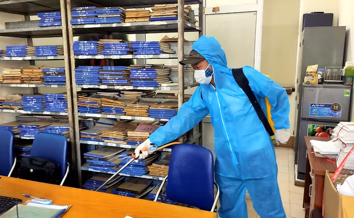 Toàn bộ các phòng làm việc tại trụ sở Công an thành phố đều được vệ sinh sạch sẽ, đảm bảo các yêu cầu phòng chống dịch, sẵn sàng cho ngày làm việc đầu tiên sau kỳ nghỉ Tết Nguyên đán.