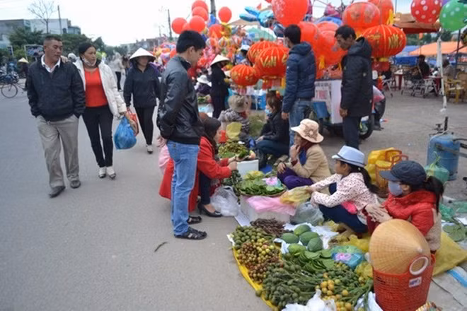 Chợ Gò họp ngày mùng 1 Tết. (Ảnh: Người lao động)