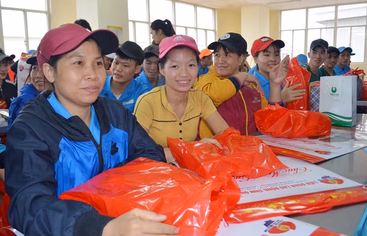 Người lao động vui mừng được tham dự Chương trình 