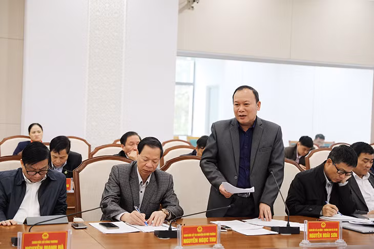 Giám đốc Sở LĐ,TB&XH báo cáo tình hình chuẩn bị Tết Nguyên đán trên địa bàn tỉnh.