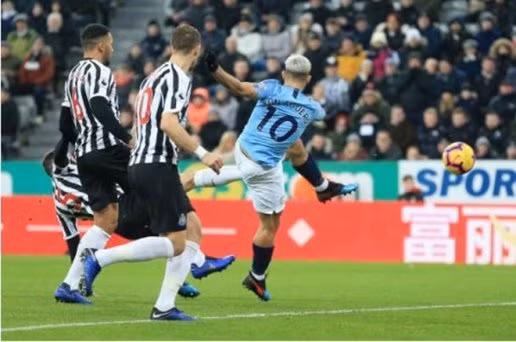  Aguero mở tỉ số trận đấu ngay ở giay 24.