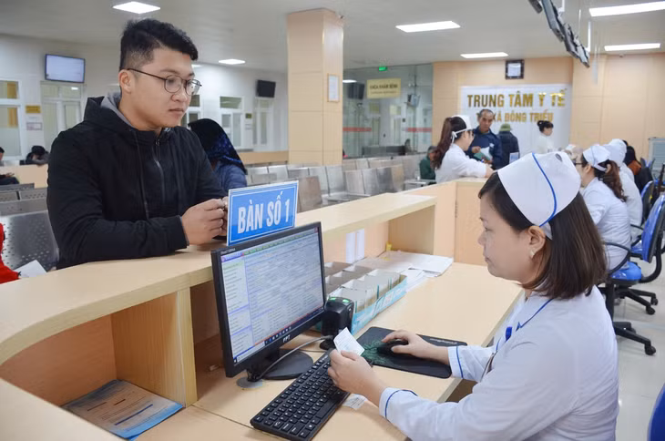 Bệnh nhân được tiếp đón chu đáo và nhanh chóng thực hiện các thủ tục khám chữa bệnh tại TTYT TX Đông Triều
