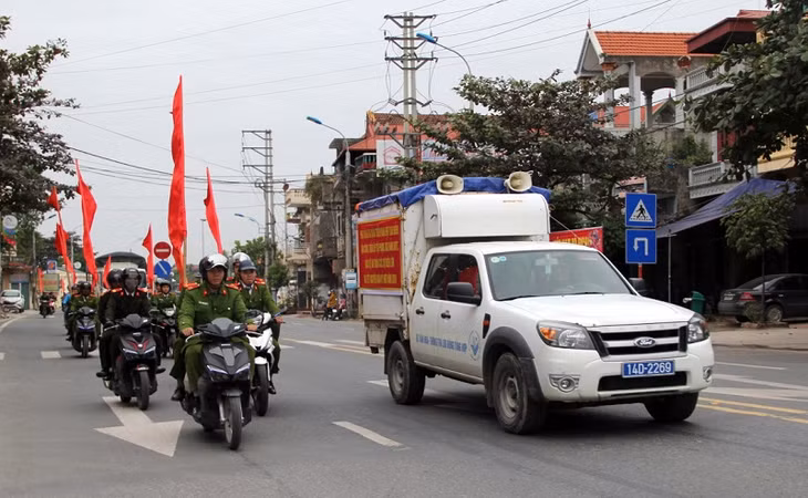 Công an TX Đông Triều ra quân thực hiện đợt cao điểm đấu tranh trấn áp tội phạm.