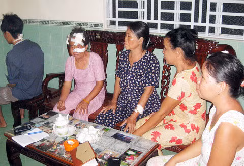 5 người bị ông Hải chém trong đêm đã về nhà. Ảnh: Trà Giang