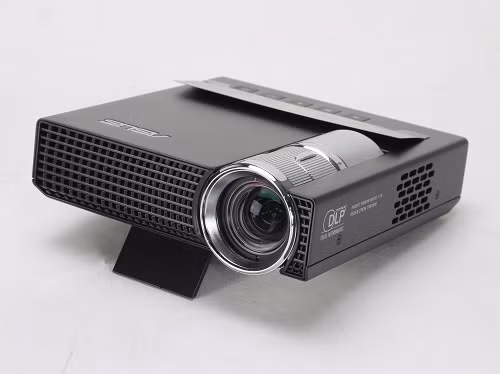 Máy chiếu di động Asus P1 hỗ trợ khả năng trình chiếu nội dung HD.