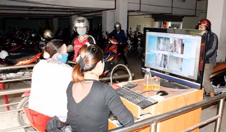 Việc quản lý xe ra vào tiết kiệm thời gian, thao tác lại đảm bảo an toàn cho người gửi xe nhờ mô hình bãi gửi xe thông minh.