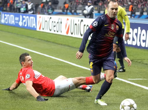 Iniesta luôn làm nên điều kỳ diệu trên sân cỏ