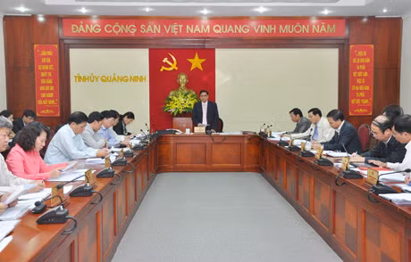Đồng chí Bí thư Tỉnh uỷ Phạm Minh Chính phát biểu tại hội nghị.