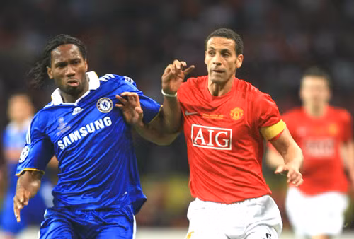 Rio Ferdinand (trái) và Didier Drogba có thể tụ hội ở Trung Quốc.