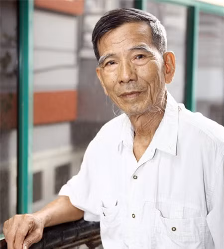 Một đời đóng phim, Trần Hạnh đóng khung với tuýp nhân vật khốn khổ, bất hạnh, hiền lành, chân chất. Không biết có phải vì thế mà cái khổ đã vận vào đời của ông hay không.