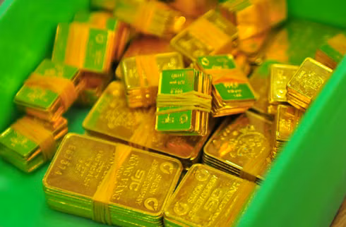 Ngân hàng thu phí giữ hộ vàng. Ảnh: Hoài Sơn