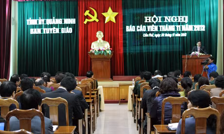 Quang cảnh hội nghị báo cáo viên thường kỳ tháng 11 năm 2012.