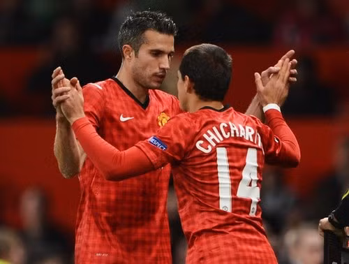 Chicharito đang hiệu quả hơn van Persie - Ảnh Getty?