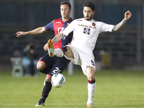 Inter muốn có Pinilla (áo trắng)