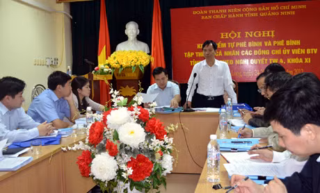Đồng chí Đỗ Vũ Chung, Uỷ viên BTV Tỉnh uỷ, Trưởng ban Dân vận Tỉnh uỷ phát biểu tại hội nghị.