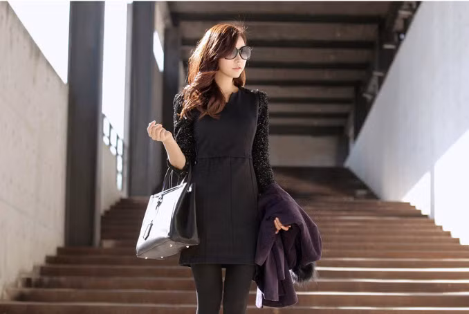  Váy dạ phối ren ở phần tay vừa lạ mắt lại vừa thời trang.