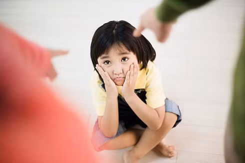 Sai lầm lớn nhất của cha mẹ là trừng phạt con khi đang nóng giận.
